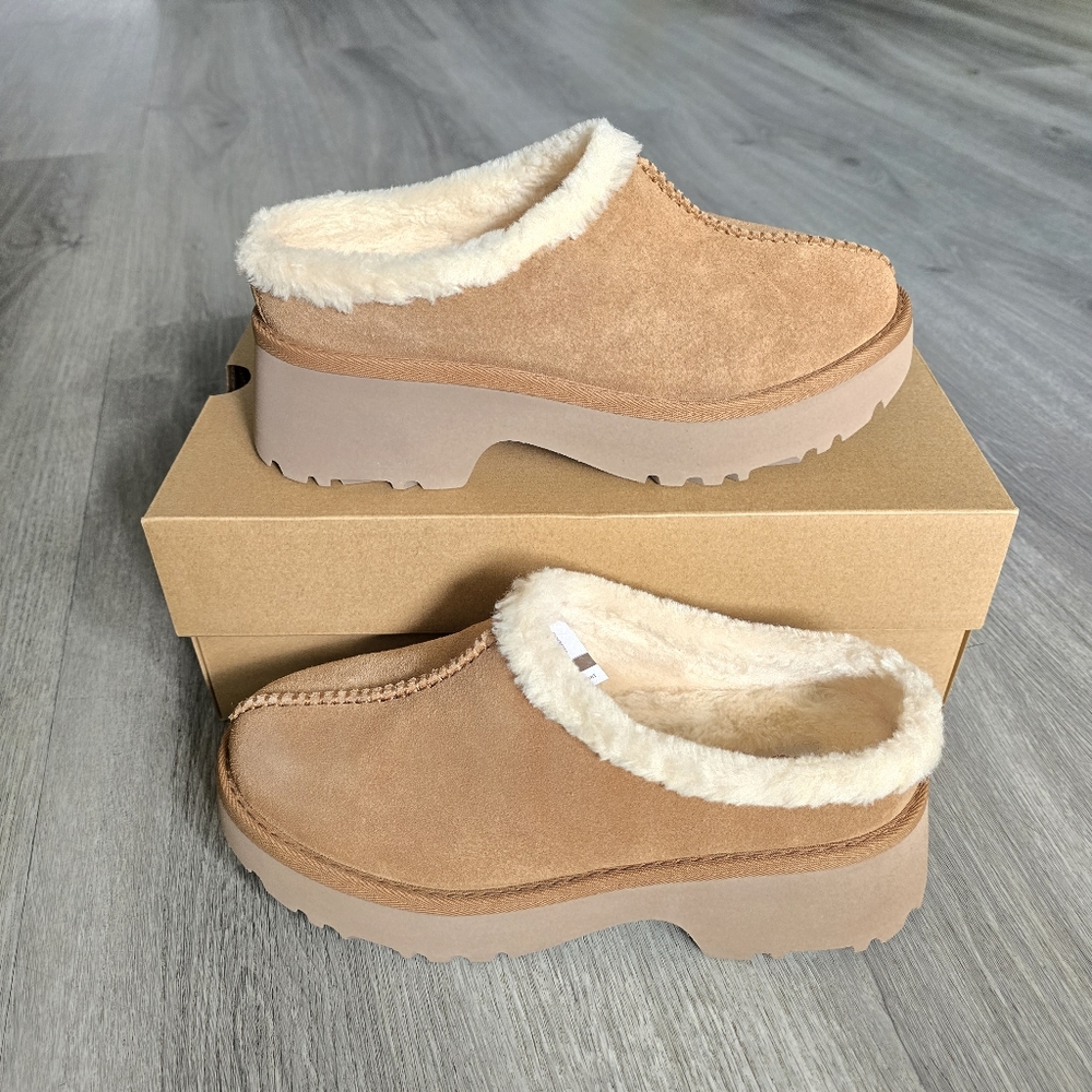 UGG New Heights Cozy Clog